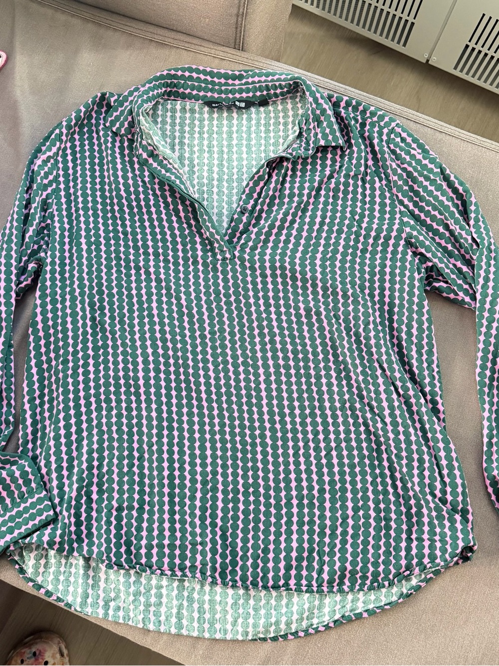 Marimekko x UNIQLO Long-Sleeve Collared Top in Green & Pink Geometric Dot Print